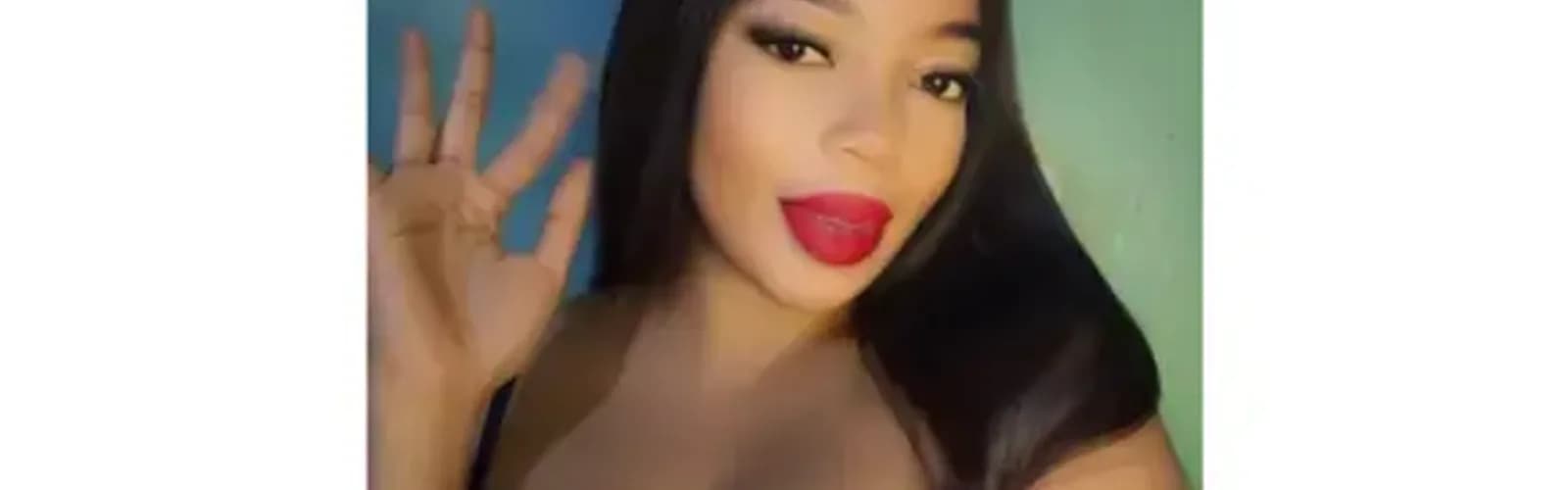 SarahCourt live cam
